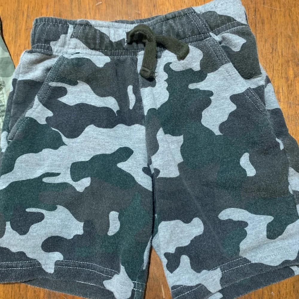 OshKosh and Cat and Jack Boys Camo Shorts Size 4